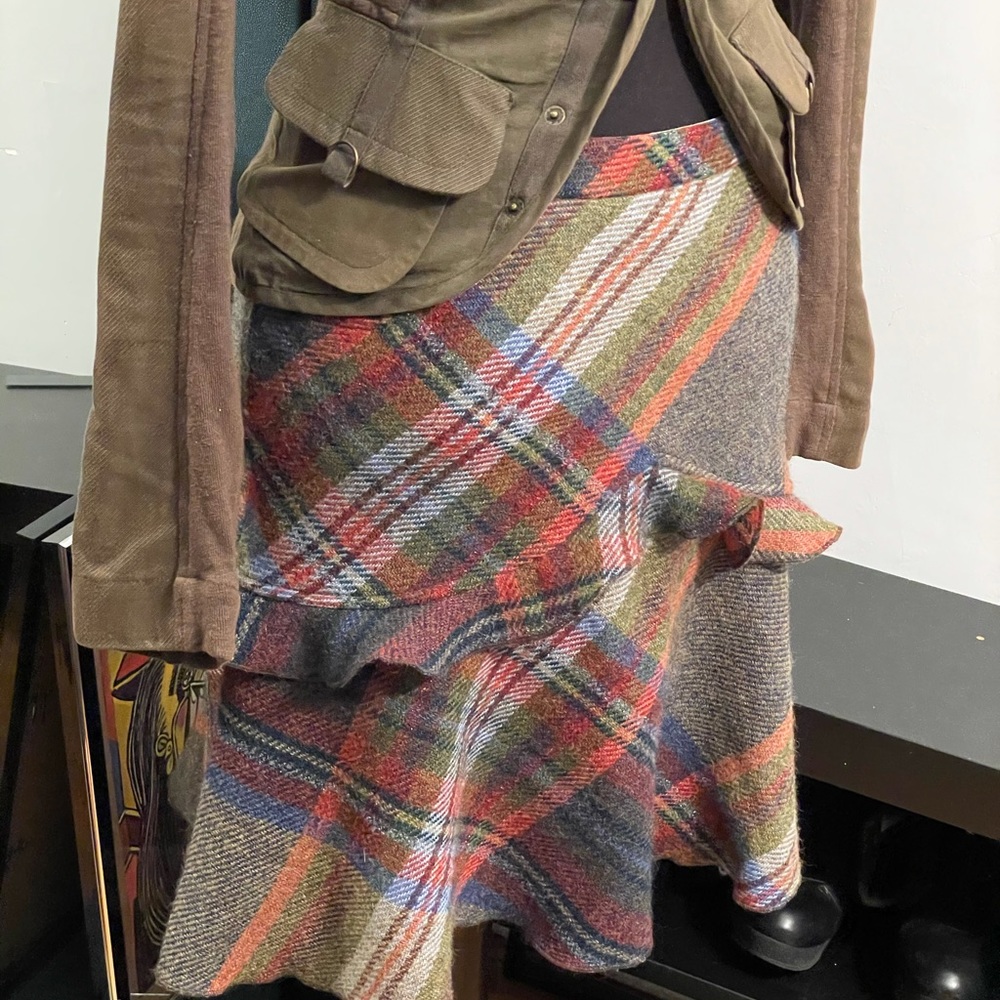 Max Mara 2 plaid wool skirt *dry cleaned*